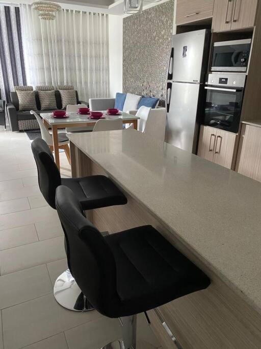 Stylish & Luxury 2-Bed Parkside Apart With Pool Vacoas-Phoenix Buitenkant foto