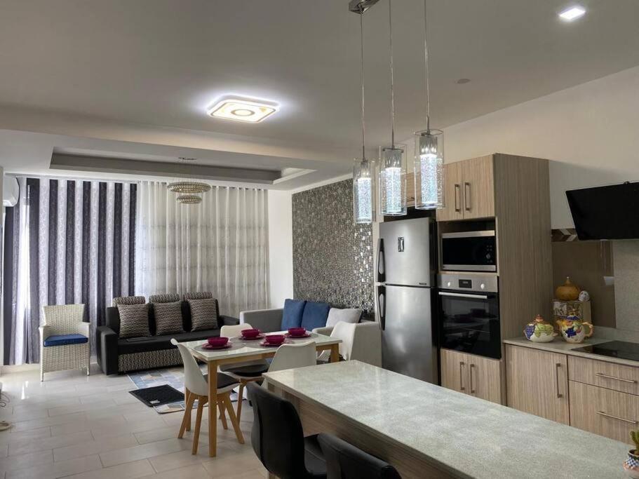 Stylish & Luxury 2-Bed Parkside Apart With Pool Vacoas-Phoenix Buitenkant foto