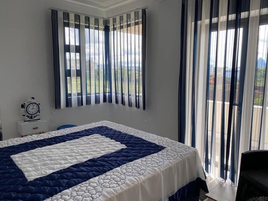 Stylish & Luxury 2-Bed Parkside Apart With Pool Vacoas-Phoenix Buitenkant foto